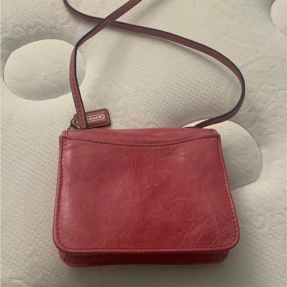 Pink Coach crossbody - Picture 4 of 4